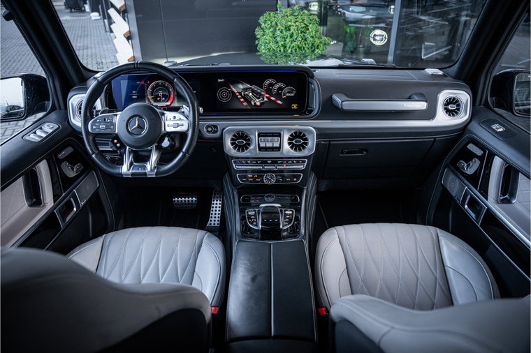 Vehicle Image 9