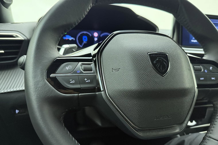 Vehicle Image 24