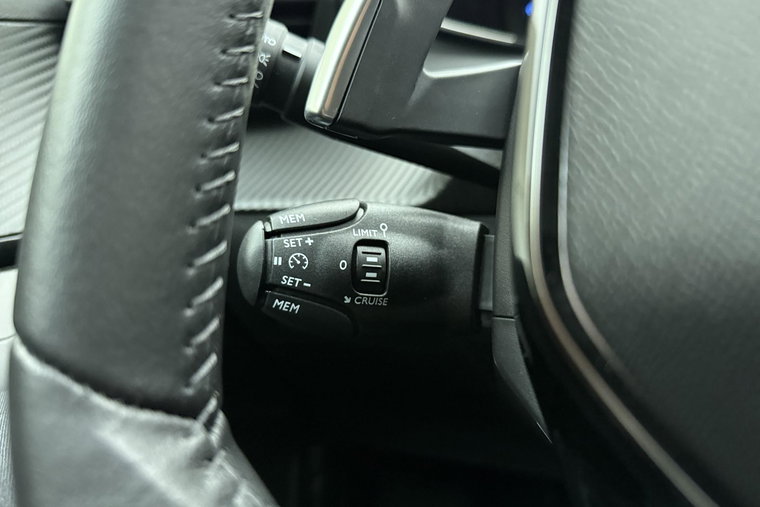Vehicle Image 28
