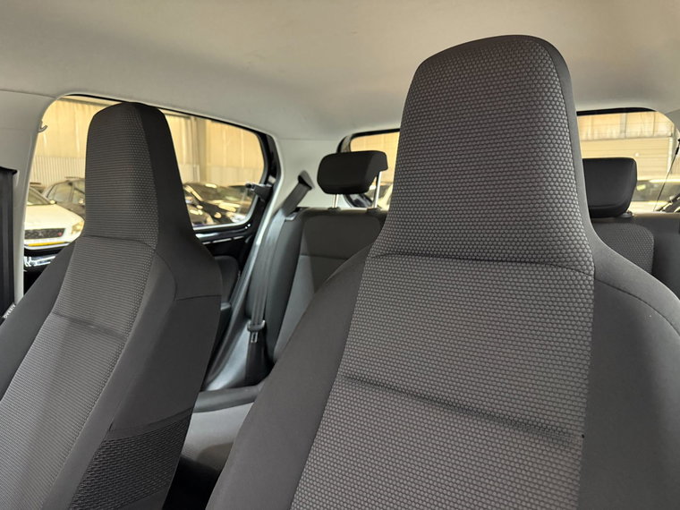 Vehicle Image 23