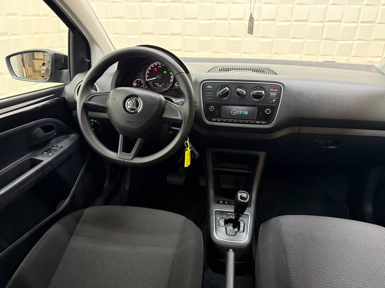 Vehicle Image 24