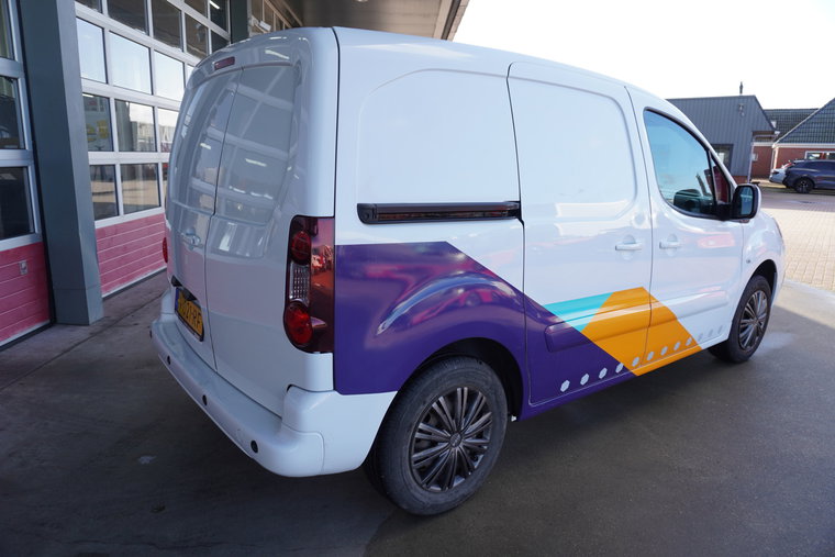 Vehicle Image 4