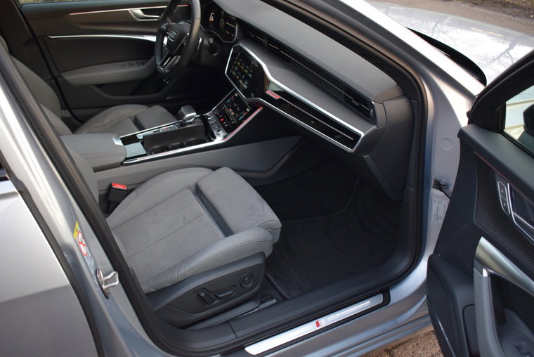 Vehicle Image 19