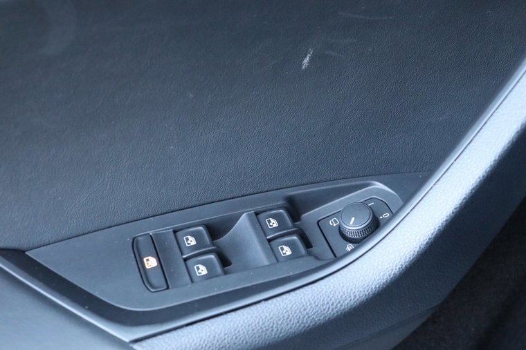 Vehicle Image 26