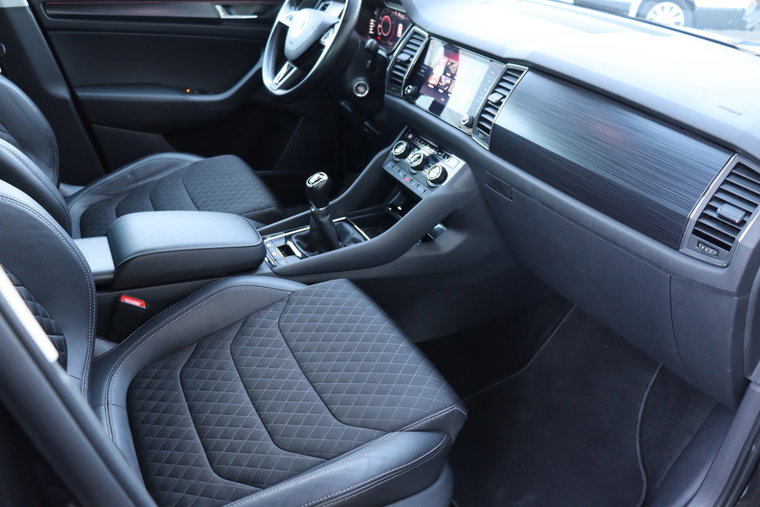 Vehicle Image 9