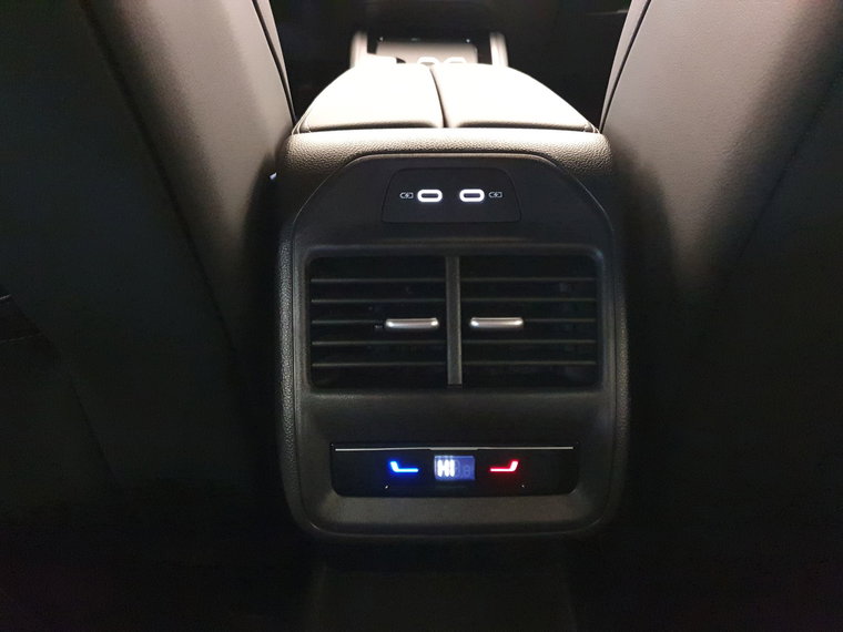 Vehicle Image 24