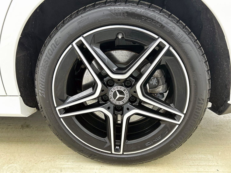 Vehicle Image 35