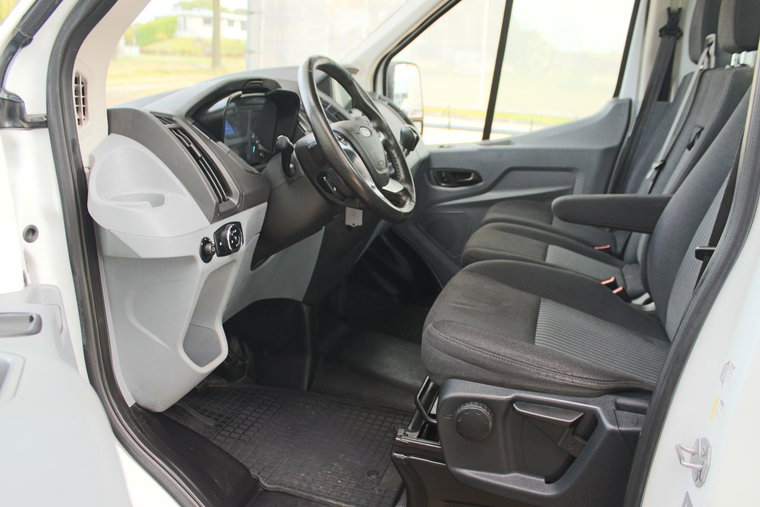 Vehicle Image 16