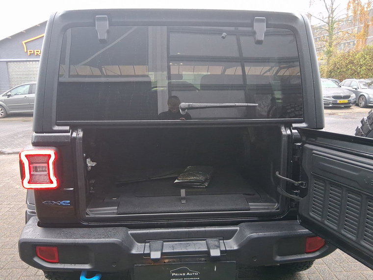 Vehicle Image 32