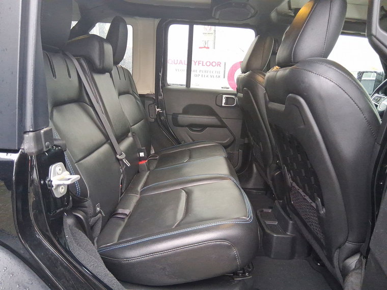 Vehicle Image 37