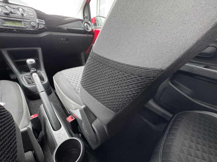 Vehicle Image 16
