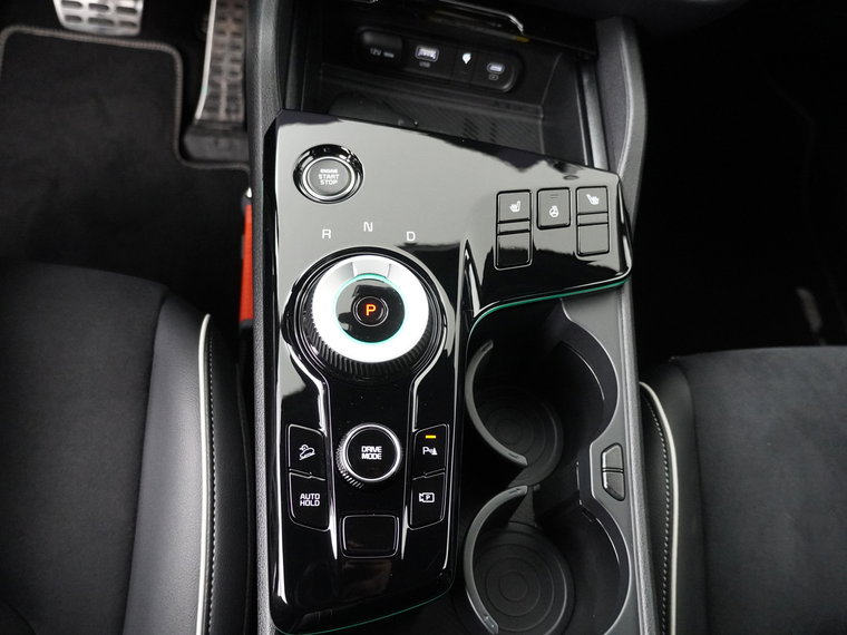 Vehicle Image 32