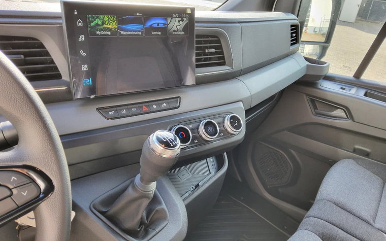 Vehicle Image 16