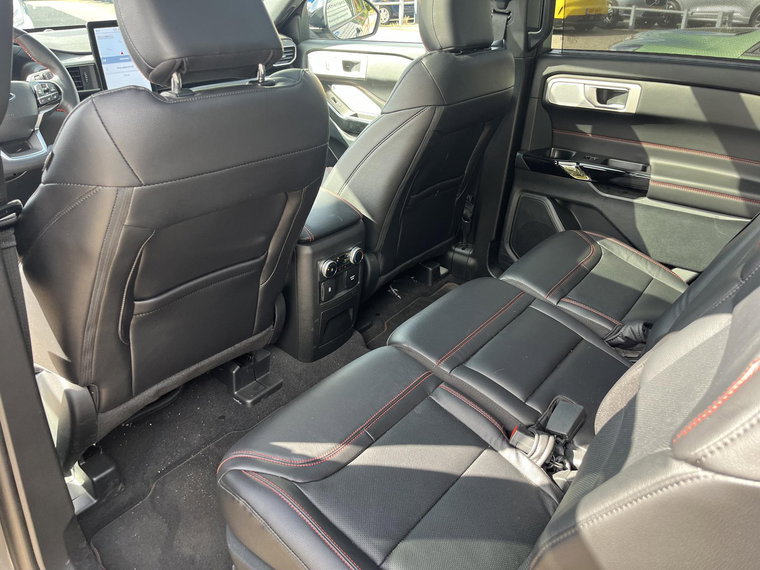 Vehicle Image 21