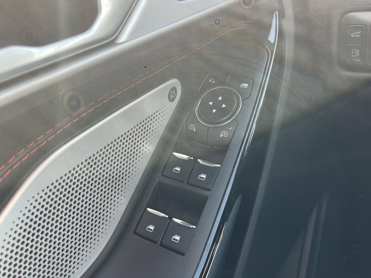 Vehicle Image 37