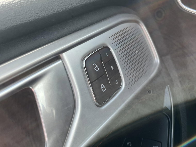 Vehicle Image 38