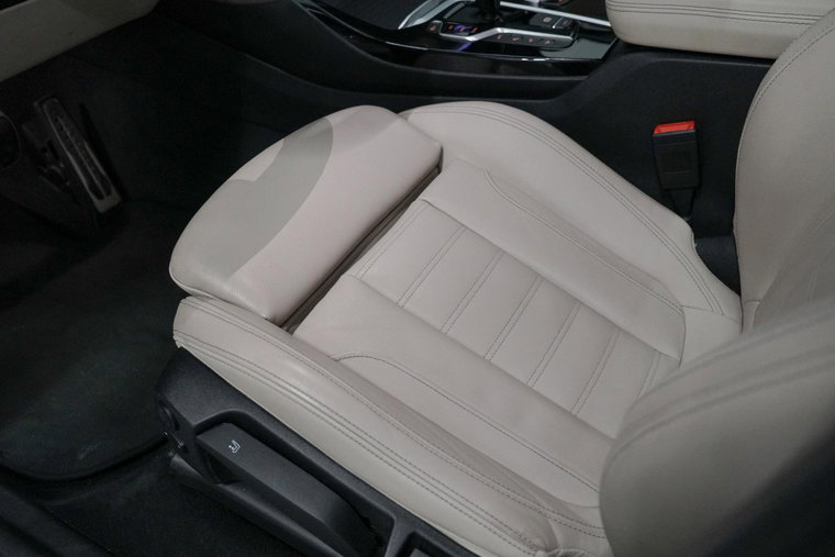 Vehicle Image 24