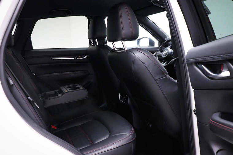 Vehicle Image 12