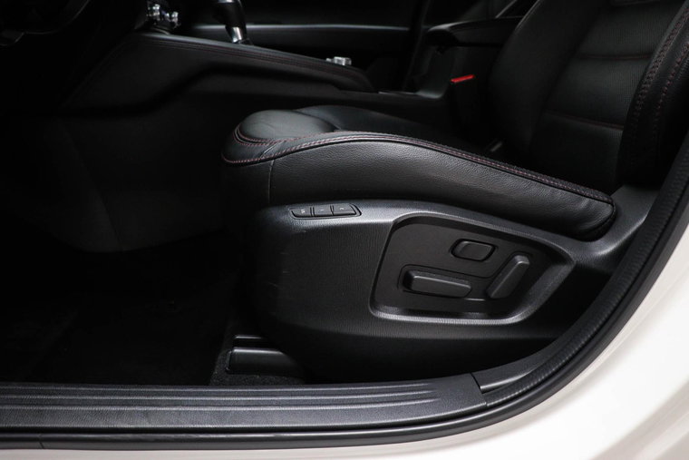 Vehicle Image 32