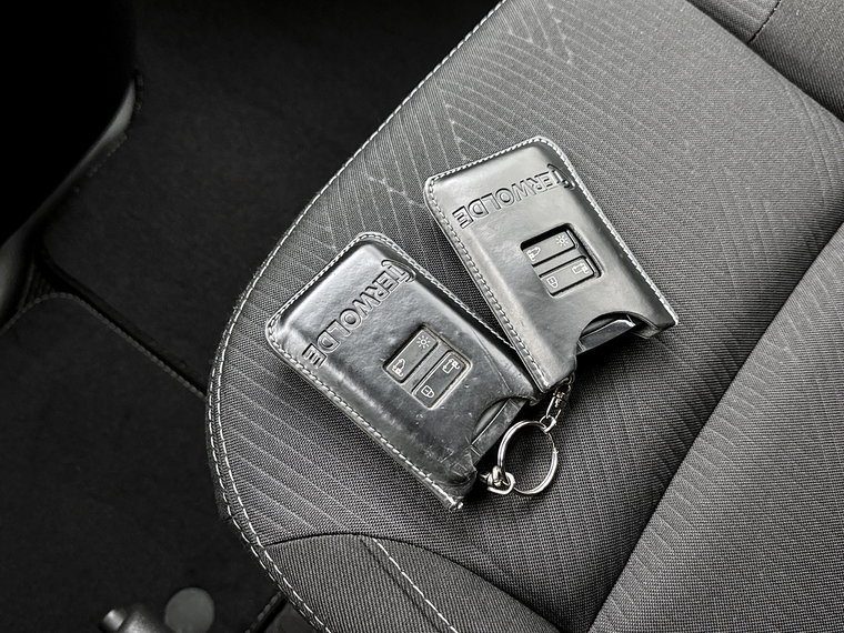 Vehicle Image 11