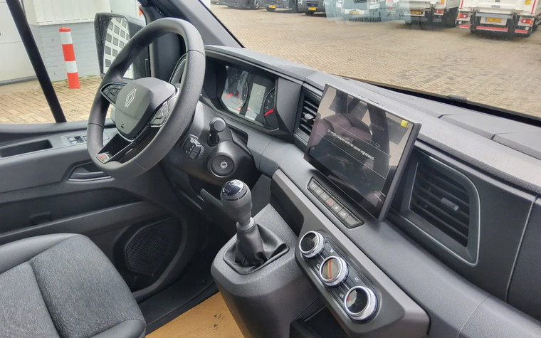 Vehicle Image 19