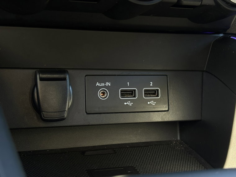 Vehicle Image 30