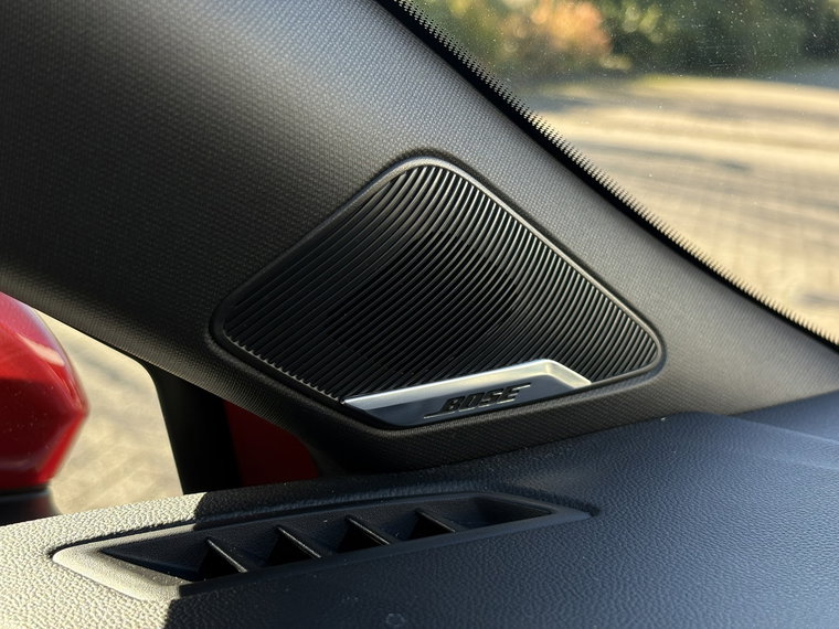 Vehicle Image 32