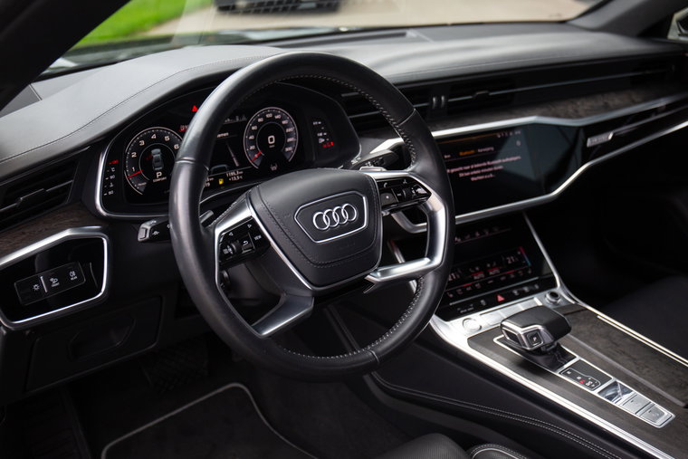 Vehicle Image 9