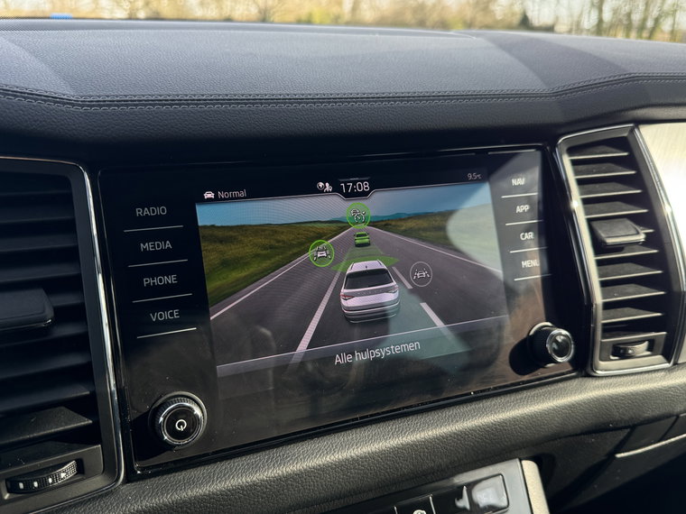Vehicle Image 21