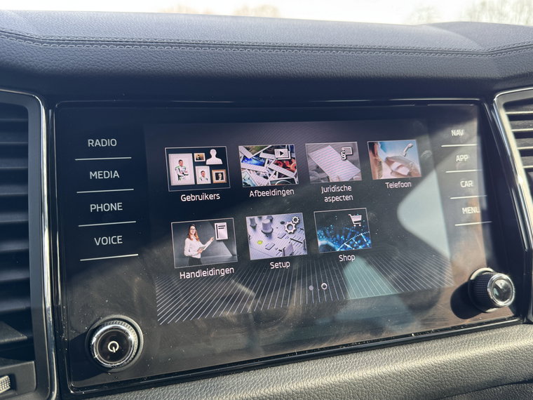 Vehicle Image 25
