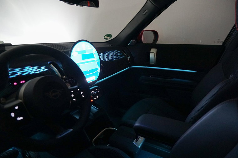 Vehicle Image 32