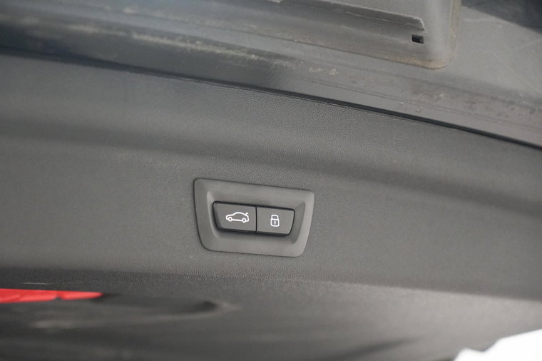 Vehicle Image 52