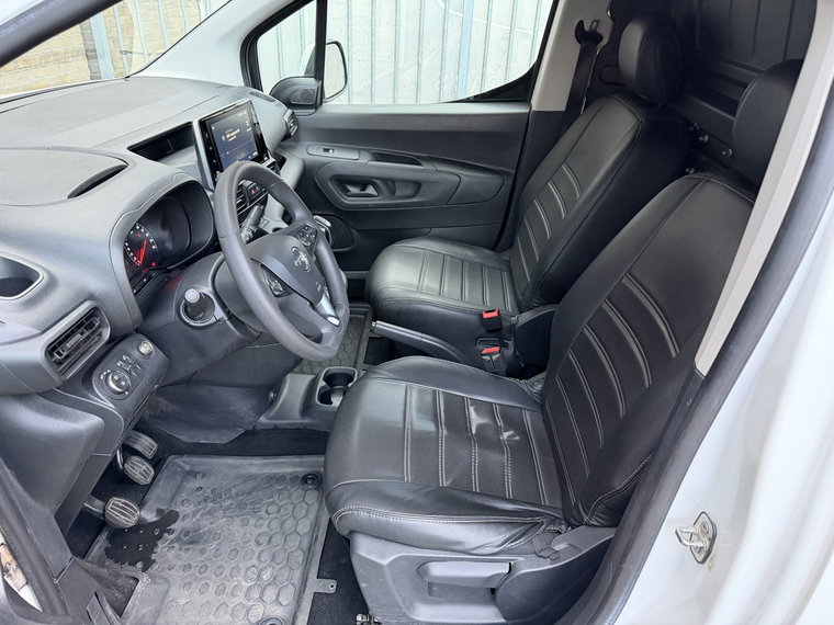 Vehicle Image 37