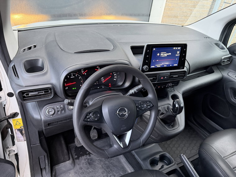 Vehicle Image 38