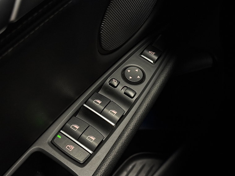 Vehicle Image 40