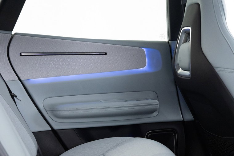 Vehicle Image 13