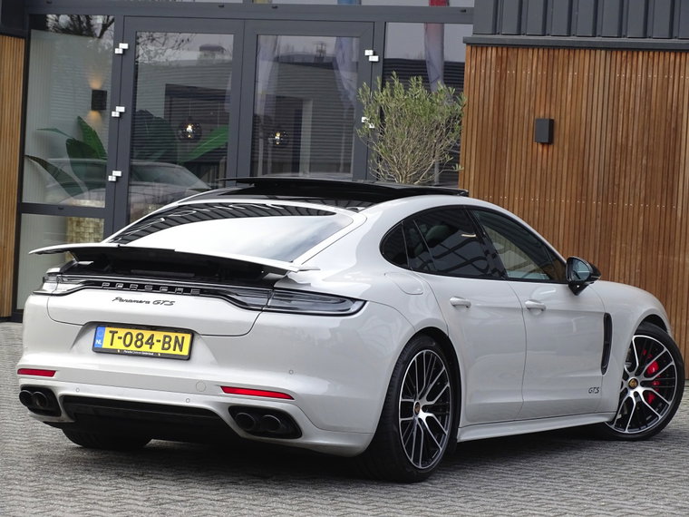 Vehicle Image 11