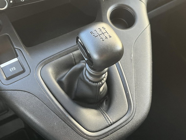 Vehicle Image 26