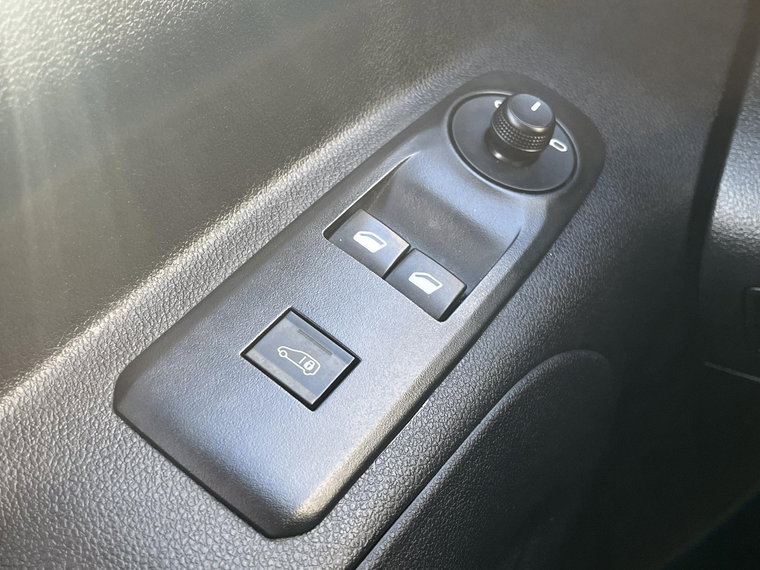 Vehicle Image 28