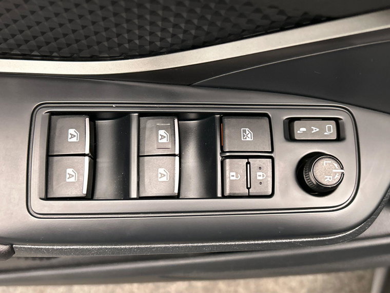 Vehicle Image 35