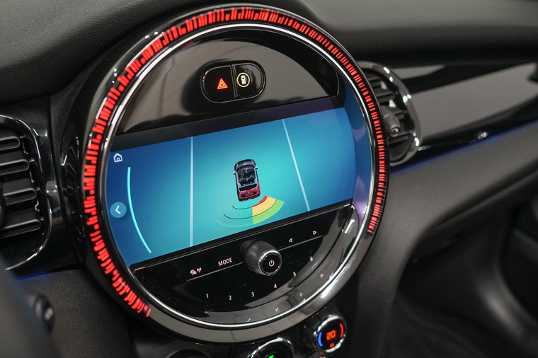 Vehicle Image 12