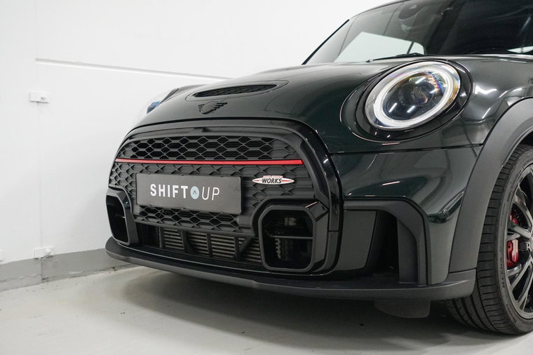 Vehicle Image 32