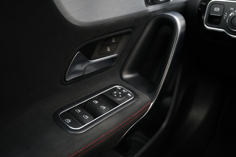 Vehicle Image 35