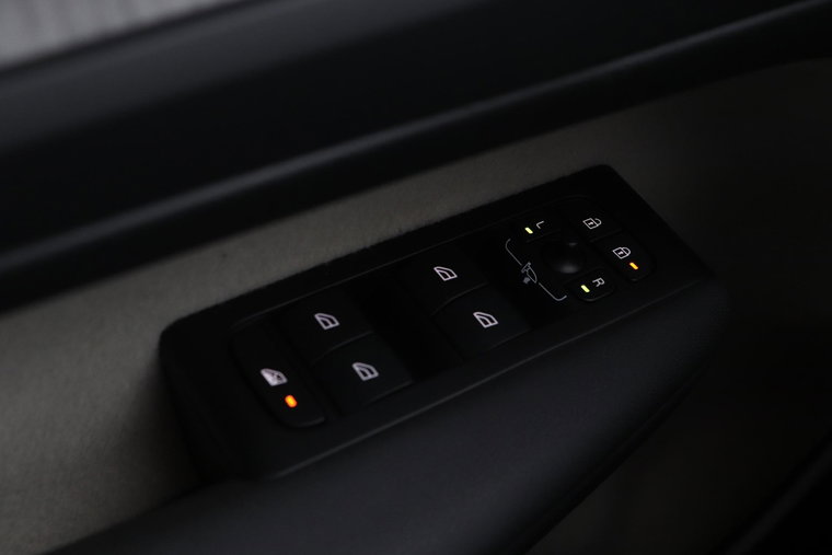 Vehicle Image 40