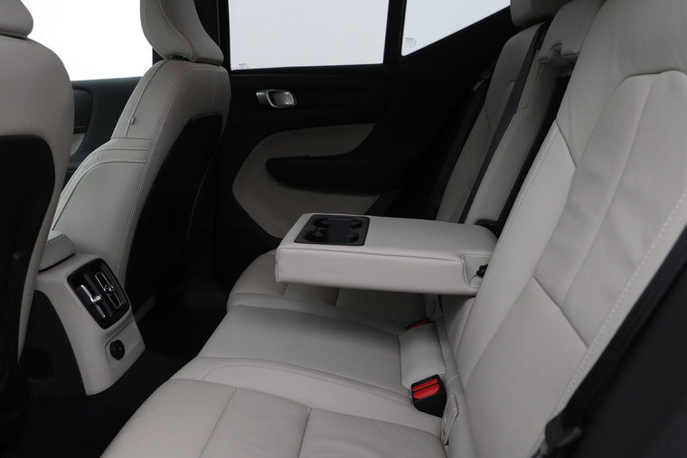 Vehicle Image 41