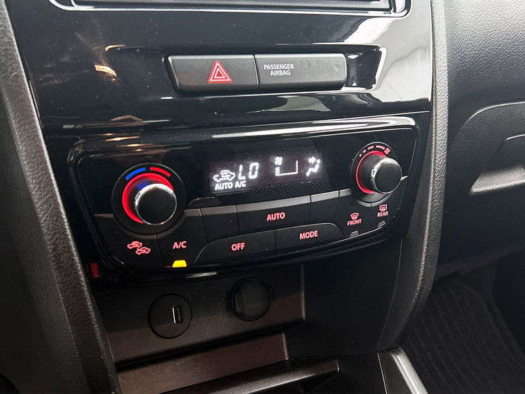 Vehicle Image 28