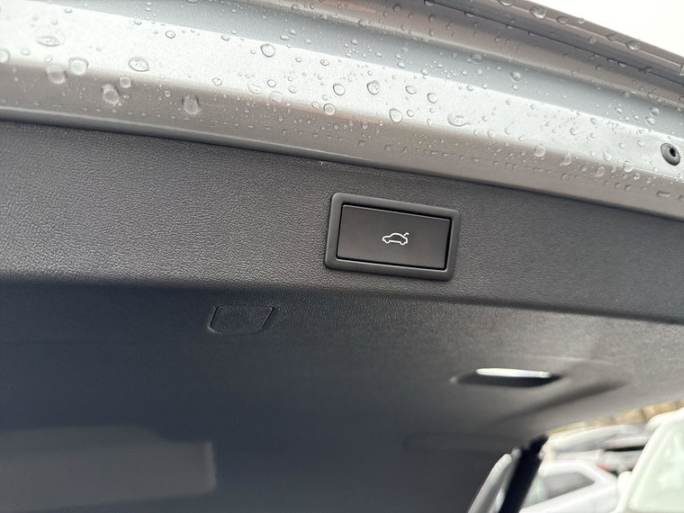 Vehicle Image 26