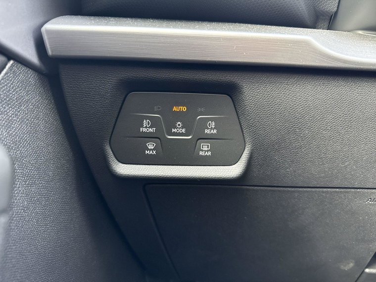 Vehicle Image 26