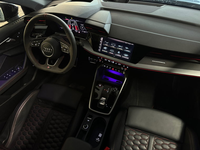 Vehicle Image 38