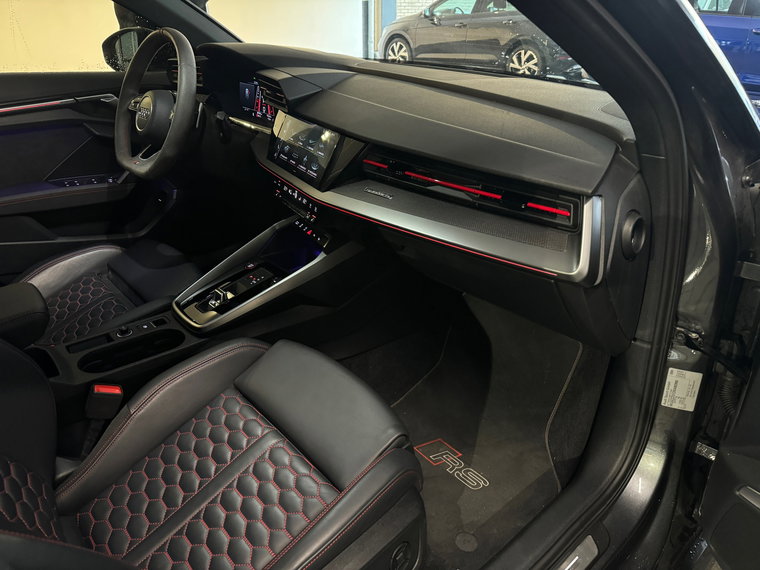 Vehicle Image 39